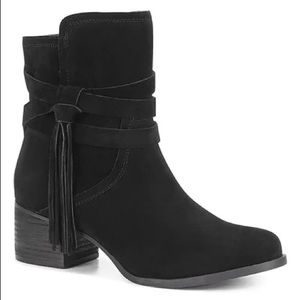 Koolaburra by UGG Black Kenz Suede Bootie